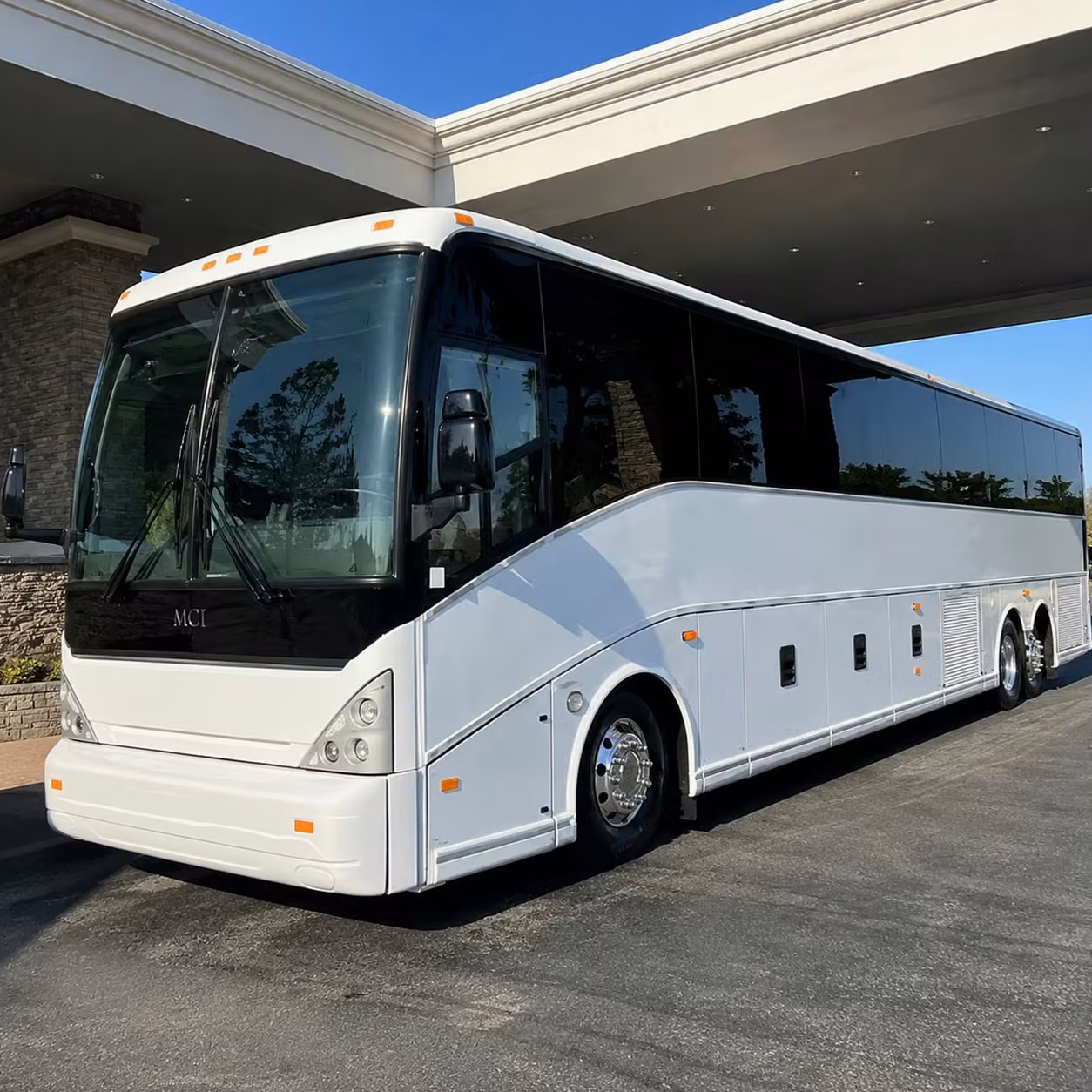 book airport transportation for any group size in glendale california